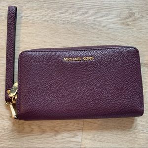 Michael Kors wallet/wristlet ✨